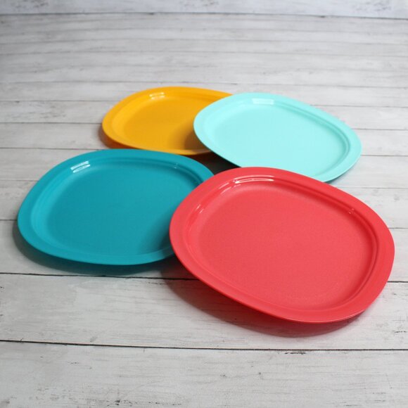 Tupperware Reheatable Plates 9.5 in Square Microwave Safe Set Luncheon - Picture 1 of 5